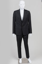 Load image into Gallery viewer, Armani Collezioni Charcoal Pinstripe Suit (40R)
