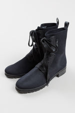 Load image into Gallery viewer, Kate Spade black lace up flat boots with leather detailing (9)
