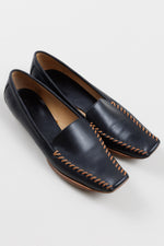 Load image into Gallery viewer, Super Bella black loafer with brown stitch detailing (37)
