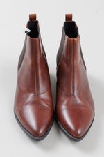 Load image into Gallery viewer, Vagabond brown pointed slip on boots (40)
