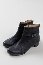 Load image into Gallery viewer, Dansko black leather low heeled booties with inside zipper closure (41) *Like new
