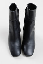 Load image into Gallery viewer, MICHAEL by MICHAEL KORS black leather square toe chelsea boot w/ heel (9.5)
