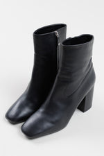 Load image into Gallery viewer, MICHAEL by MICHAEL KORS black leather square toe chelsea boot w/ heel (9.5)
