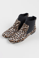 Load image into Gallery viewer, Tods leopard-print calf hair Chelsea ankle boots (37.5)
