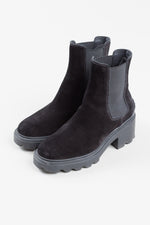 Load image into Gallery viewer, TOD’S black suede chelsea boot (35.5)

