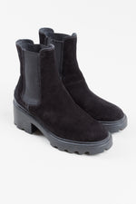 Load image into Gallery viewer, TOD’S black suede chelsea boot (35.5)
