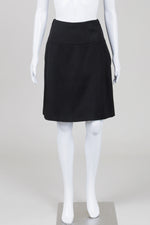 Load image into Gallery viewer, Prada black A-line skirt with side pockets (36)
