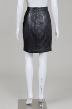 Load image into Gallery viewer, Ettex black leather vintage quilted and lined skirt (38)
