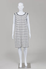 Load image into Gallery viewer, St. John Collection white and black knit shift dress (12)

