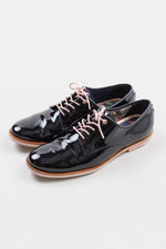 Load image into Gallery viewer, Ted Baker black patent leather oxfords (38)
