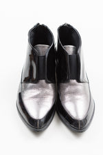 Load image into Gallery viewer, Minx black and silver patent leather chelsea boots (36)
