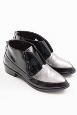 Load image into Gallery viewer, Minx black and silver patent leather chelsea boots (36)
