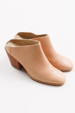 Load image into Gallery viewer, Rachel Comey peach leather clogs (7.5)
