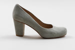 Load image into Gallery viewer, Audley Londong dove suede round toe pump (36.5)

