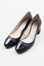 Load image into Gallery viewer, Cole Haan black pumps (6.5B)

