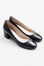 Load image into Gallery viewer, Cole Haan black pumps (6.5B)

