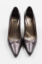 Load image into Gallery viewer, Stuart Weitzman black kitten heel (8.5)
