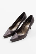 Load image into Gallery viewer, Stuart Weitzman black kitten heel (8.5)
