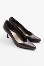 Load image into Gallery viewer, Stuart Weitzman black kitten heel (8.5)

