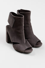 Load image into Gallery viewer, Pedro Garcia Espana grey suede sandal (37.5)
