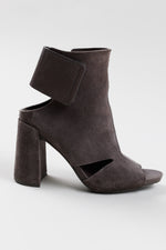 Load image into Gallery viewer, Pedro Garcia Espana grey suede sandal (37.5)
