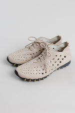 Load image into Gallery viewer, Lit Foot beige perforated leather lace up shoes (38)
