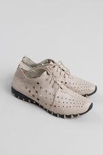 Load image into Gallery viewer, Lit Foot beige perforated leather lace up shoes (38)
