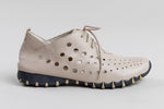 Load image into Gallery viewer, Lit Foot beige perforated leather lace up shoes (38)
