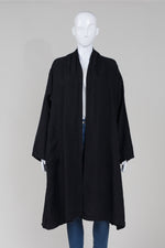Load image into Gallery viewer, Maiwa black cloak with pockets (OS)
