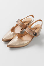 Load image into Gallery viewer, FRANCE MODE leather pointed slingback w/ velcro closure and metallic crackle detail (39)
