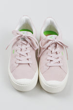 Load image into Gallery viewer, Cariuma dusty pink bamboo knit low sneakers with cream sole and toe cap(9)
