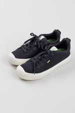 Load image into Gallery viewer, Cariuma black bamboo knit low sneakers with cream sole and toe cap (9)
