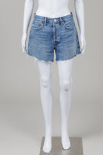 Load image into Gallery viewer, Agolde Blue Denim Shorts with frayed bottom (27)
