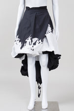 Load image into Gallery viewer, Ann Demeulemeester Black and White print adjustable bubble wrap skirt (40)
