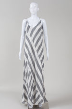 Load image into Gallery viewer, La Bottega di Brunella grey crème side slit scoop neck maxi sleeveless dress (L) *new with tags $221
