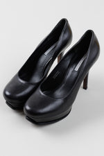 Load image into Gallery viewer, Vera Wang Lavender black platform pumps (7.5)
