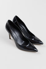 Load image into Gallery viewer, Gravity Pope black patent pointed toe heels (41)
