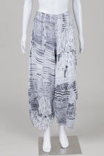 Load image into Gallery viewer, Grizas black and white print wide leg barrel pants (S) *new with tags $247
