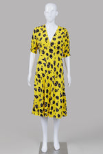 Load image into Gallery viewer, Diane von Furstenberg yellow &amp; black floral print V neck A line dress with gathered hem sleeves (6)
