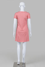 Load image into Gallery viewer, Diane von Furstenberg red &amp; crème geometric print boat neck short sleeve dress with pockets (2)
