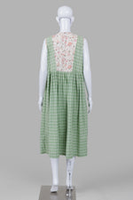 Load image into Gallery viewer, April Cornell green and white plaid house dress with flower trim (S)
