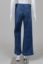 Load image into Gallery viewer, Mother The Swooner Roller Wide Leg Medium Wash Jeans (31)
