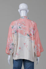 Load image into Gallery viewer, Vintage Pink Silk Print Kimono *some small fabric flaws in lining
