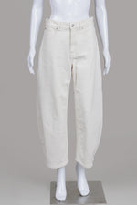 Load image into Gallery viewer, Everlane Cream Barrel Jeans (27)

