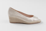 Load image into Gallery viewer, DI CHENZO gold iridescent peep toe wedge, like new condition (35)
