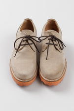 Load image into Gallery viewer, John Fleuvog Tan Oxfords (6.5) *small scuffs on shoe

