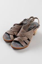 Load image into Gallery viewer, Art taupe faux wood heeled sandal with side straps (37)
