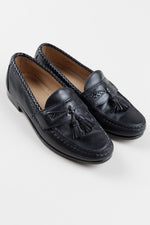 Load image into Gallery viewer, ALLEN EDMONDS Men’s black leather tassle loafer, (8M)
