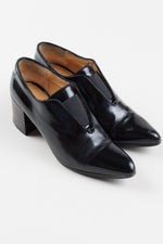 Load image into Gallery viewer, ACNE black leather pointed loafer, some creasing (37)
