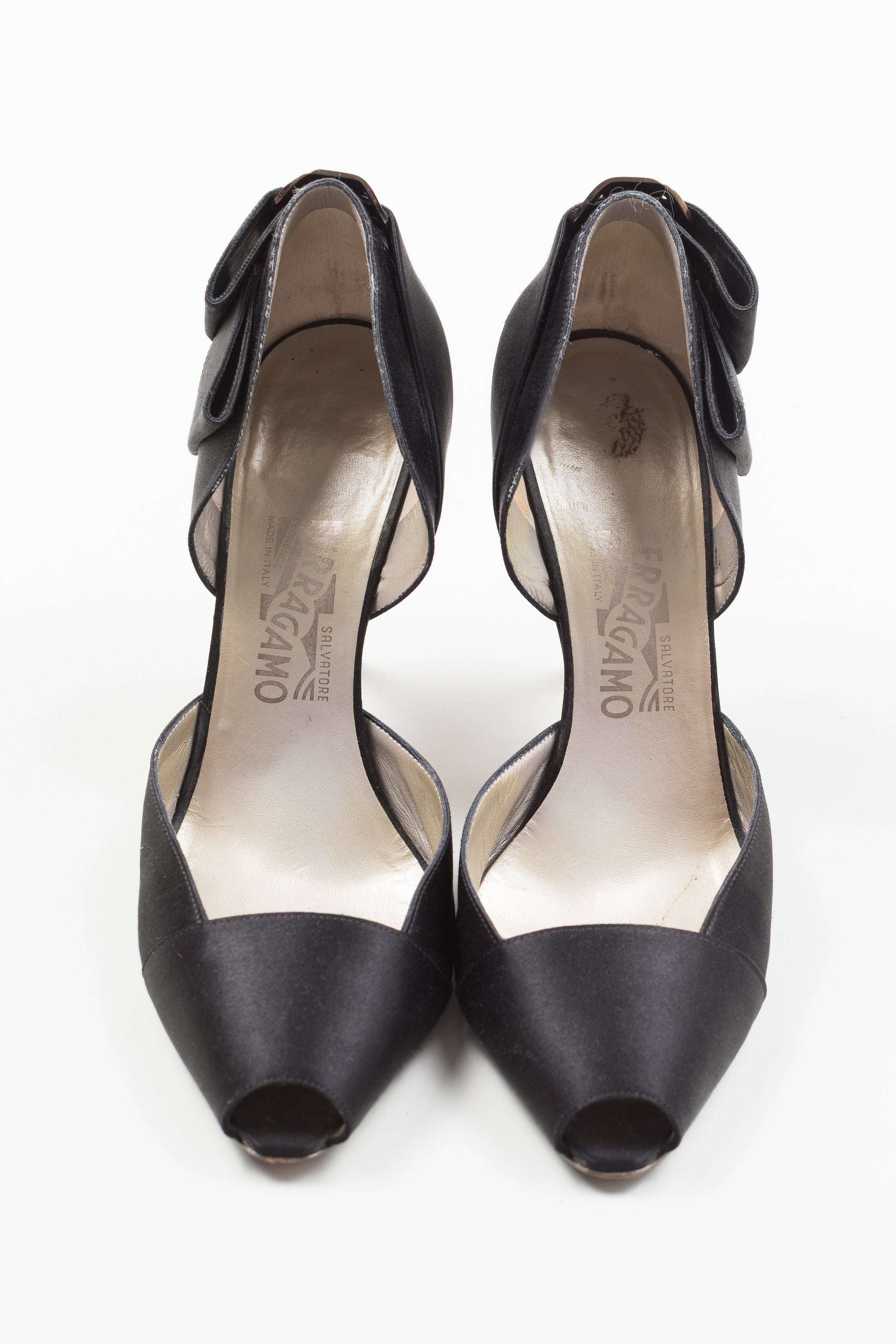 Salvatore Ferragamo pumps (W9)